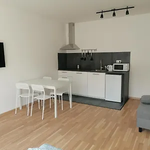 Apartman Brand New #62 With Free Secure Parking In The Center