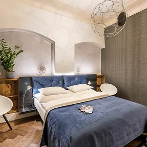 Apartmanhotel Mooo By The Castle